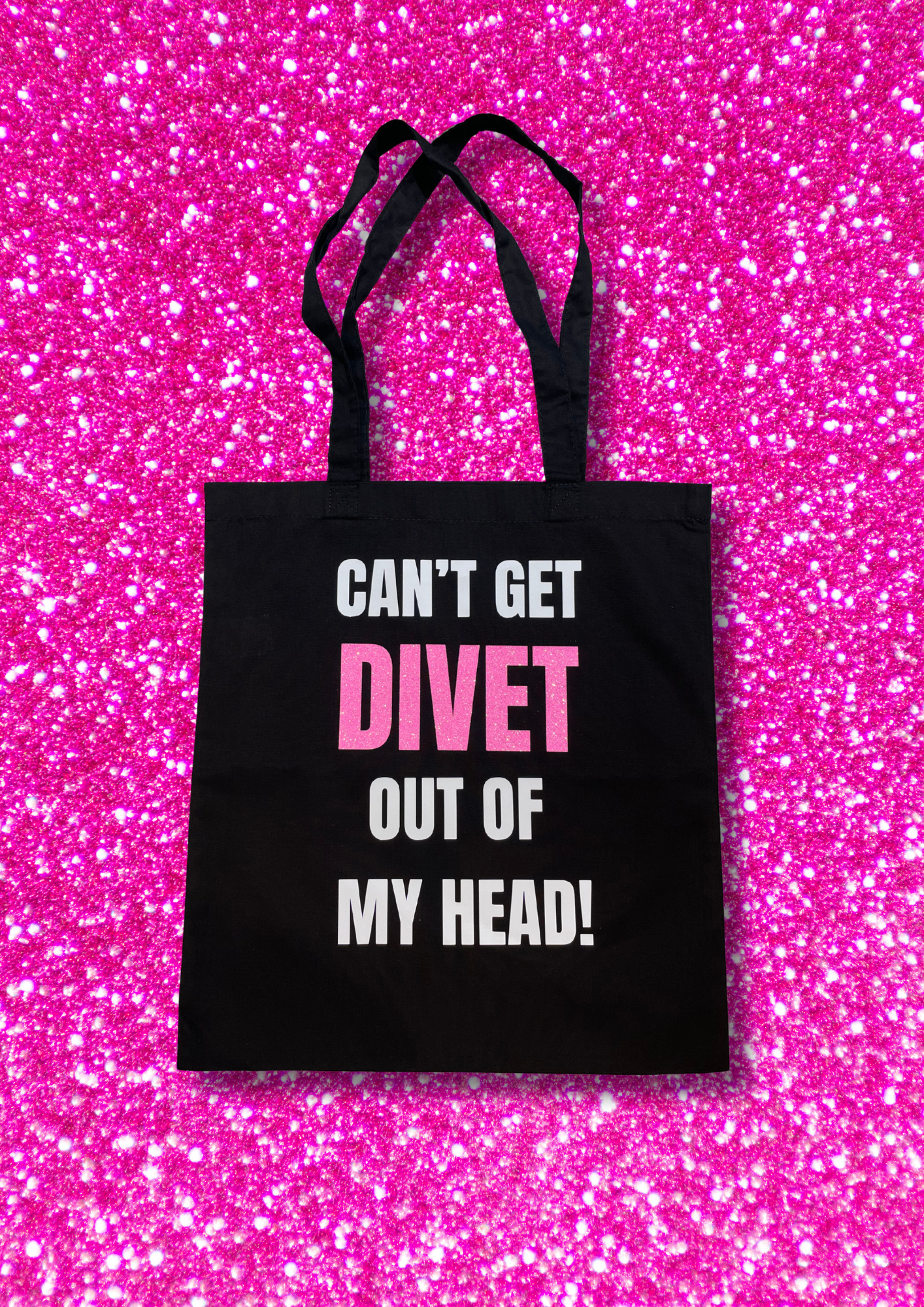 Divet Show kangaskassi Can't get Divet out of my head!