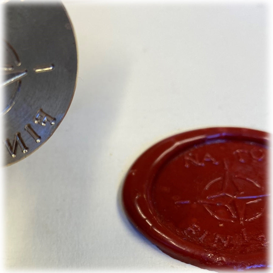 ALE! NATO Suomi sinetti + kaksi lakkatankoa