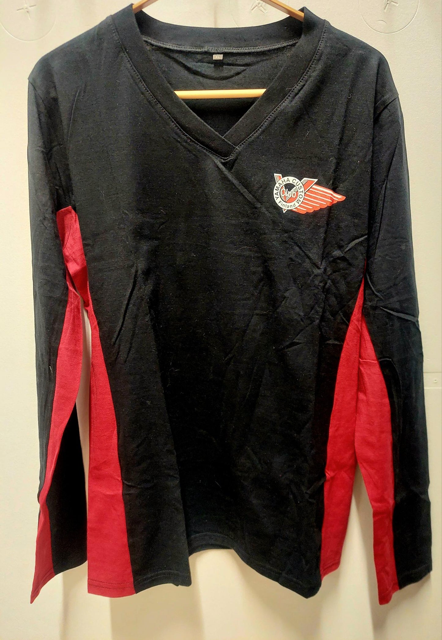 Naisten pitkähihainen t-paita V-aukko YCCF